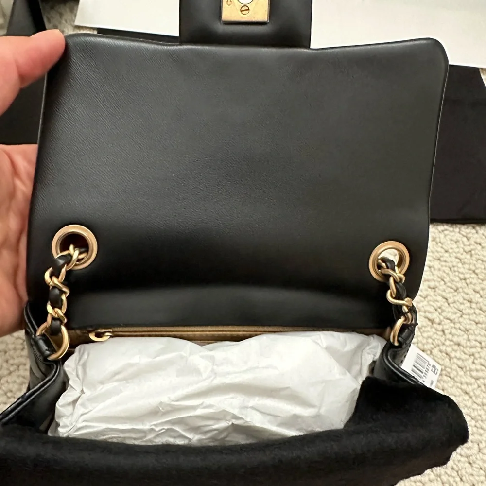 Brand new with tag 22C CHANEL pearl crush mini square black with gold ball - Picture 5 of 9